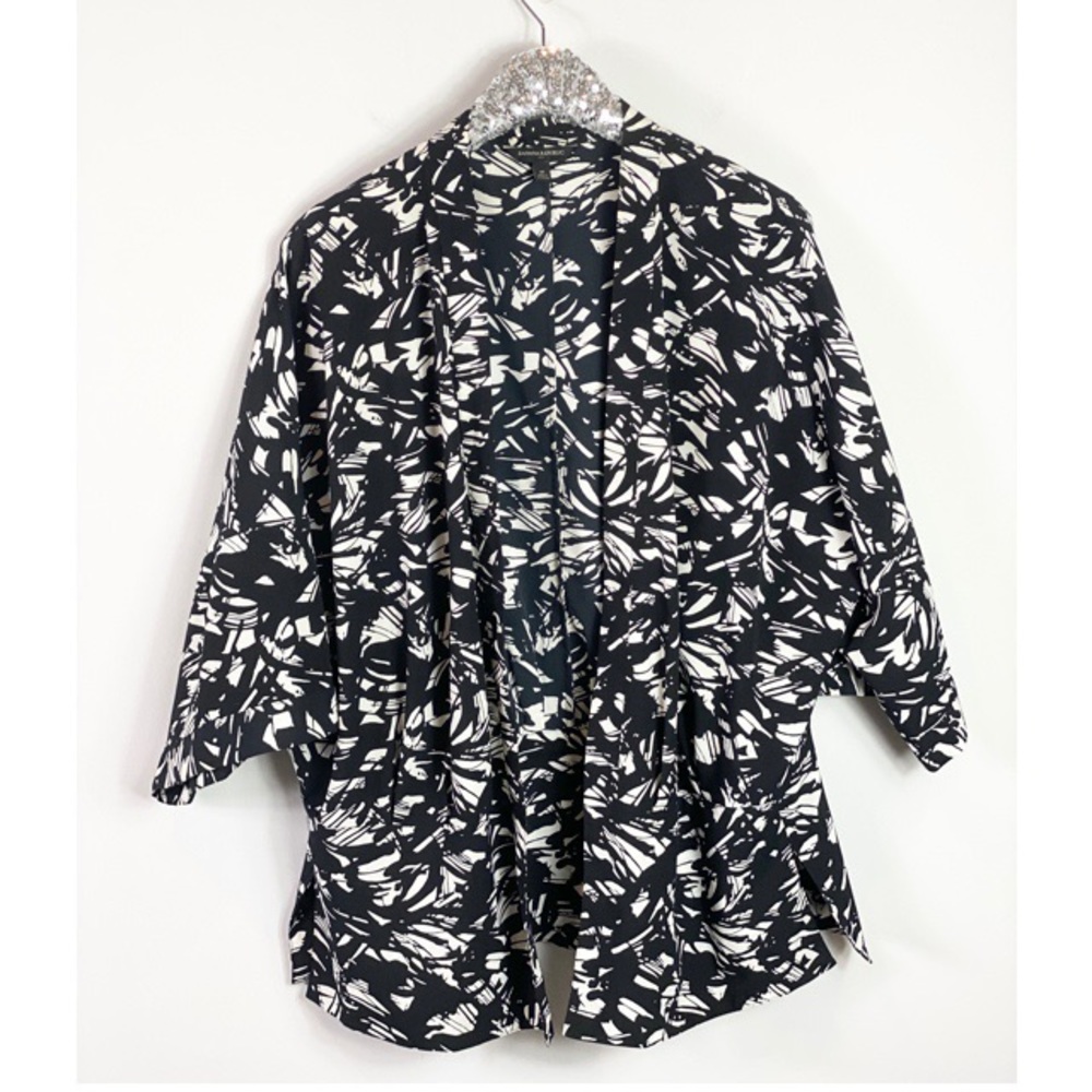 Banana Republic Black and White Floral Kimono M